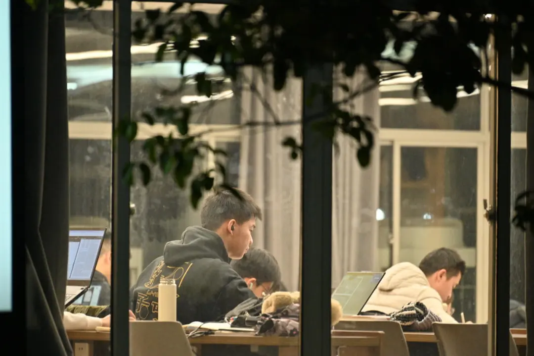 期末加油，交大陪你温暖过冬