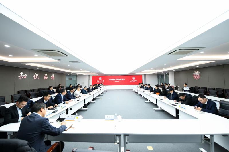 上海市经济信息化工作党委副书记、市经济信息化委主任汤文侃一行到访上海交大